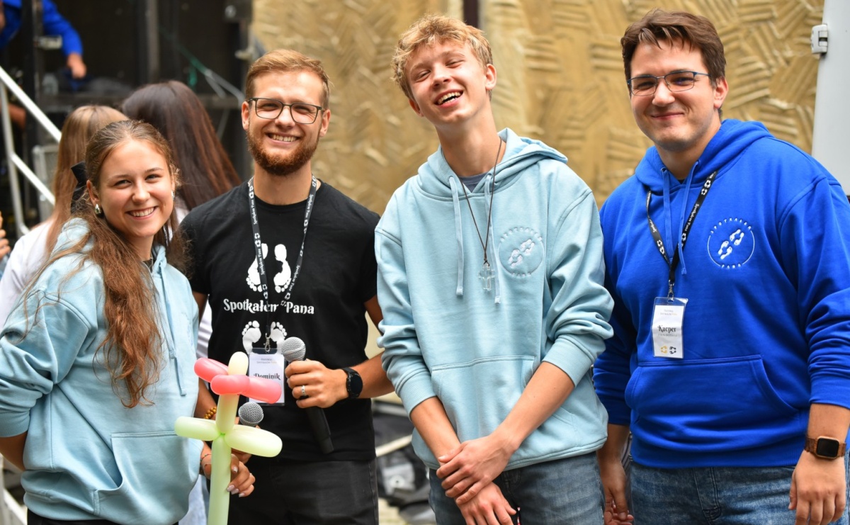 Polski Wieczór Uwielbienia i konferencja ks. Piotra Morcińca zwieńczyły 34. Festiwal Spotkałem Pana - Serwis informacyjny z Raciborza - naszraciborz.pl