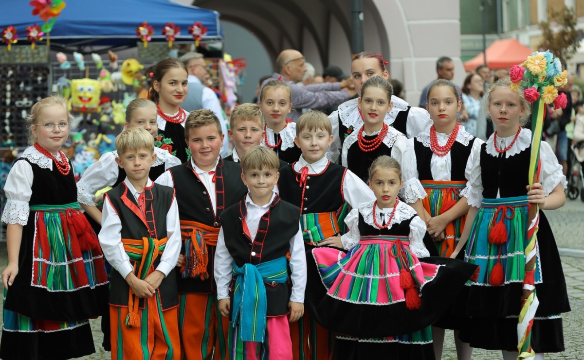 Polsko-czeski festiwal tradycji i rzemiosł ożywił ul. Długą w Raciborzu - Serwis informacyjny z Raciborza - naszraciborz.pl