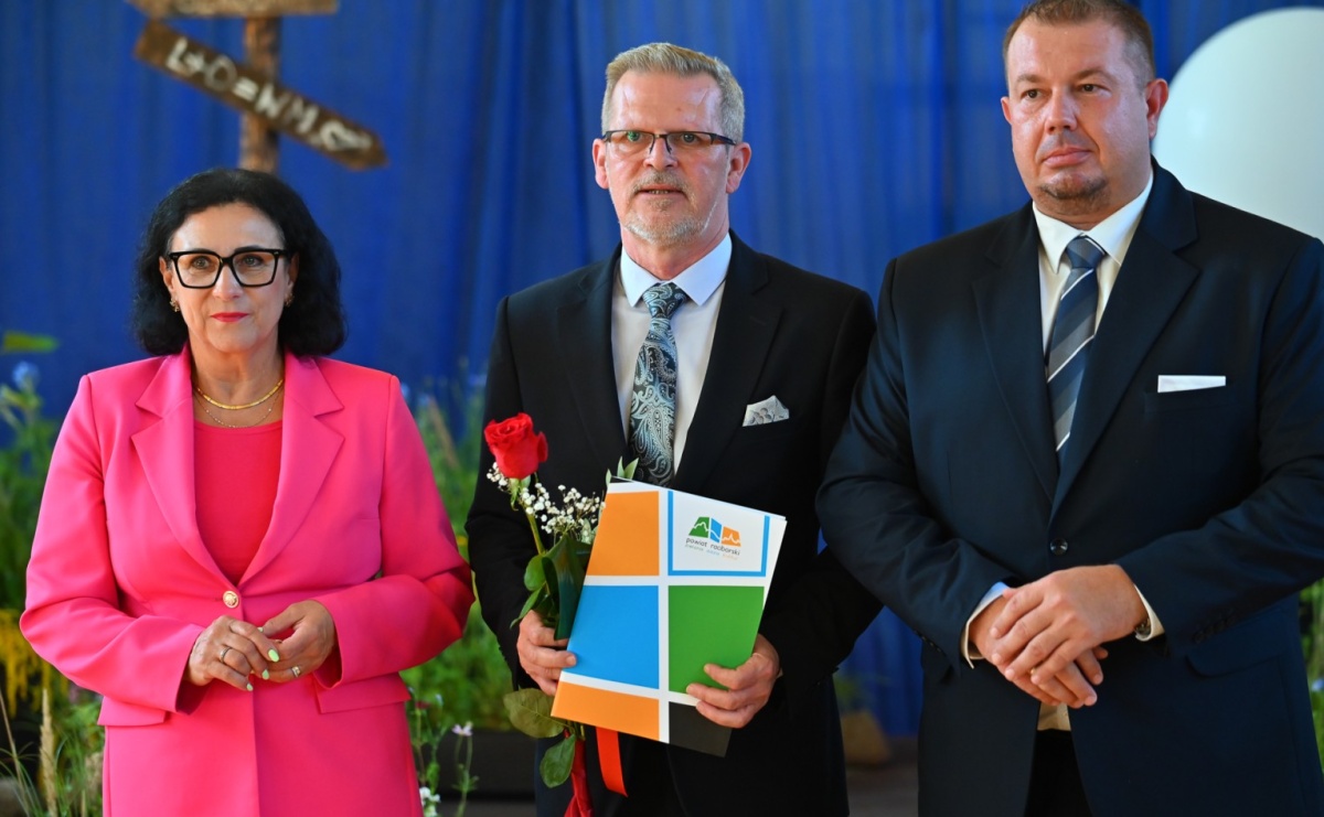 Powiatowa inauguracja roku szkolnego w II LO – wyjątkowe święto edukacji - Serwis informacyjny z Raciborza - naszraciborz.pl