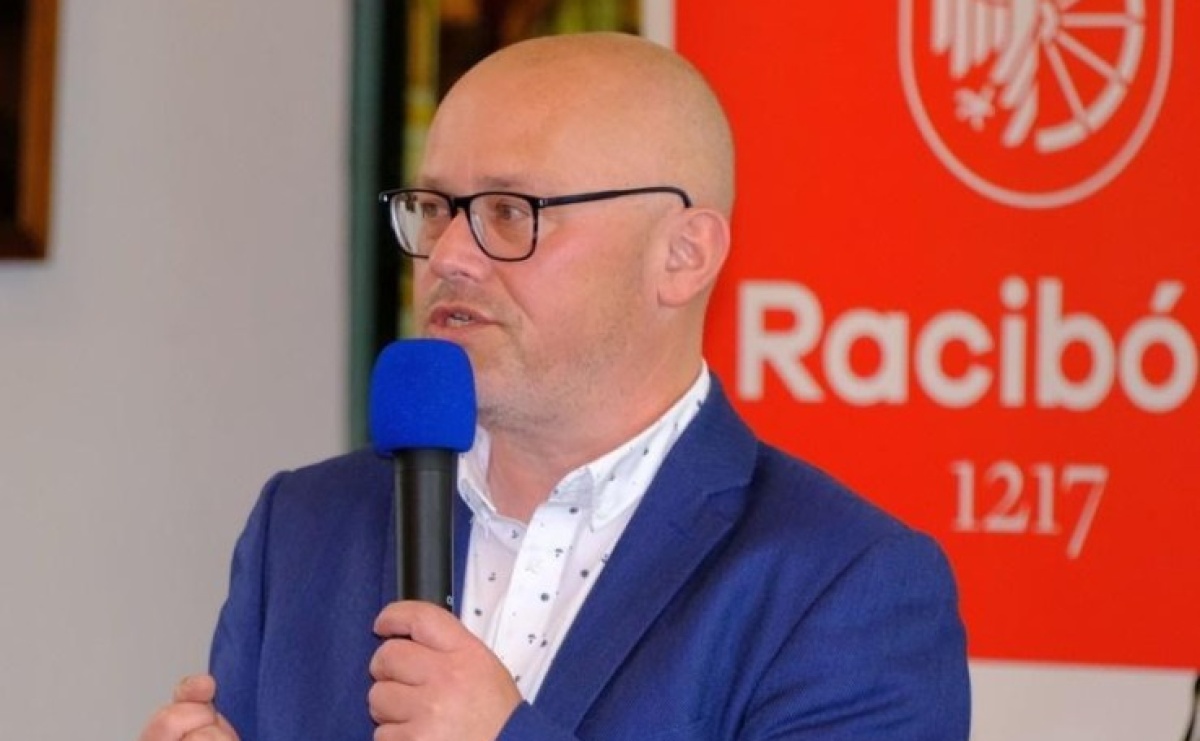 Sto lat pamięci w kamieniu – spotkanie z Adrianem Szczypińskim w Raciborzu - Serwis informacyjny z Raciborza - naszraciborz.pl