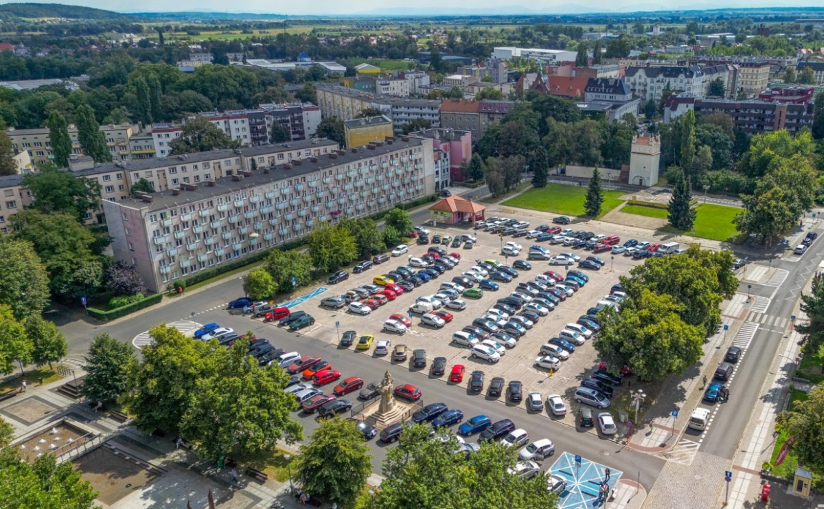Plac Długosza jak złomowisko samochodów? W planach parking podziemny - Serwis informacyjny z Raciborza - naszraciborz.pl
