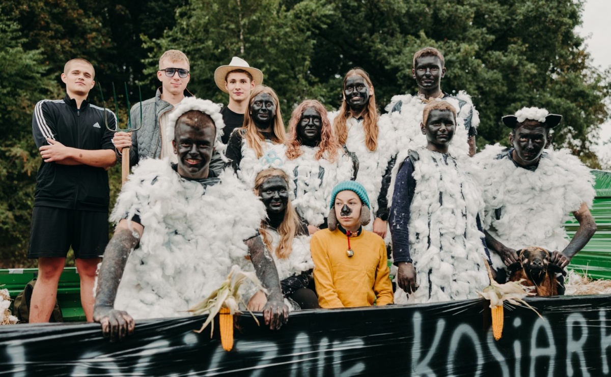 Dożynki gminy Rudnik w Ponięcicach - korowód i otwarcie świetlicy - Serwis informacyjny z Raciborza - naszraciborz.pl