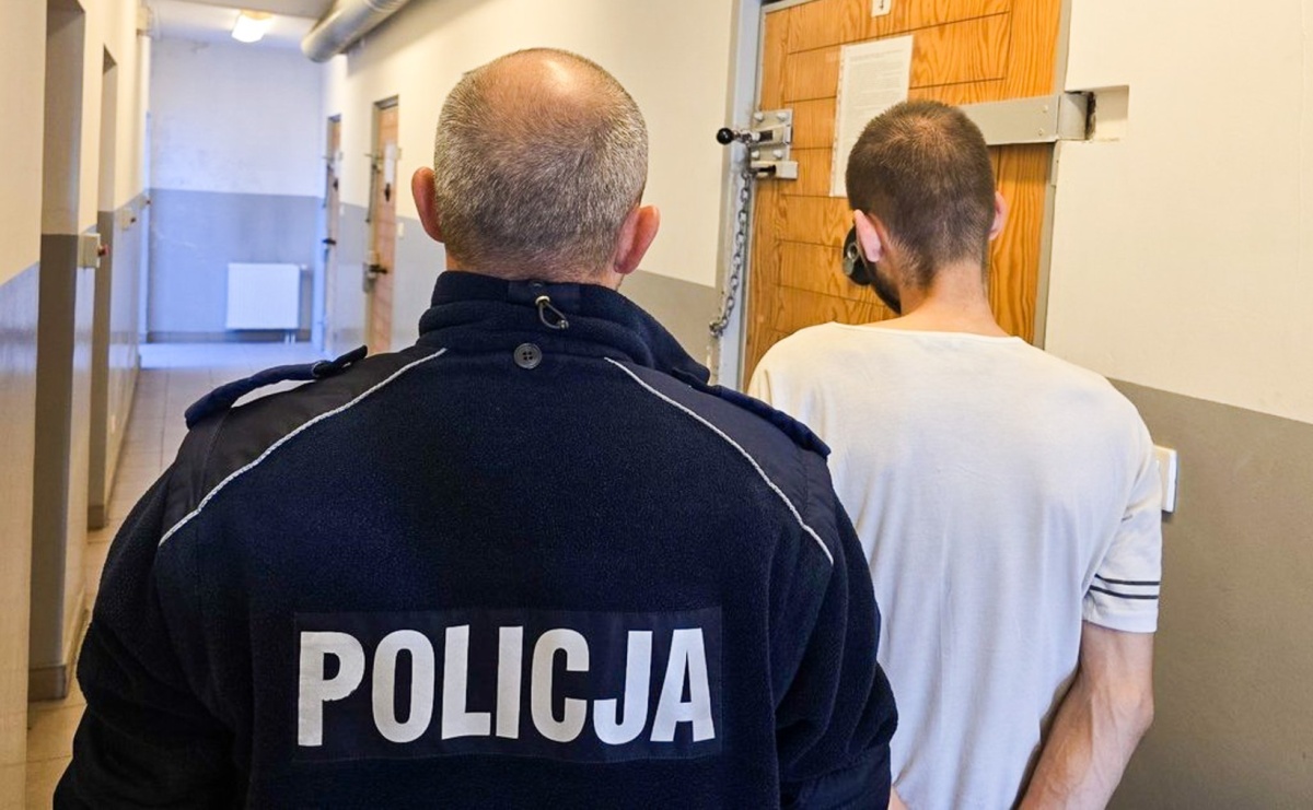 Miłośnik zapachów wpadł w ręce policji - Serwis informacyjny z Raciborza - naszraciborz.pl