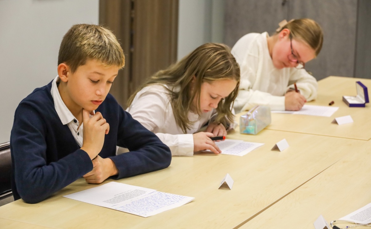 Zostań Mistrzem Kaligrafii! Biblioteka ogłasza Konkurs Pięknego Pisania  - Serwis informacyjny z Raciborza - naszraciborz.pl