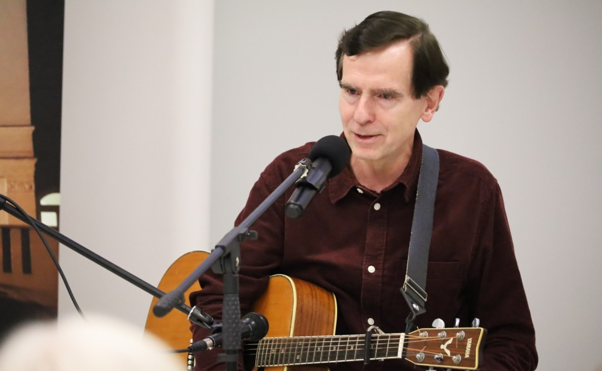 Od Kochanowskiego do Szymborskiej – muzyczna podróż z Kubą Michalskim w ramach Narodowego Czytania - Serwis informacyjny z Raciborza - naszraciborz.pl