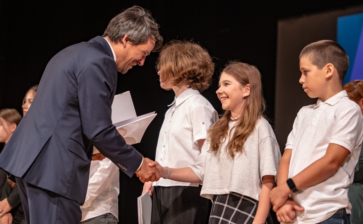 Najlepsi uczniowie raciborskich szkół odebrali stypendia - foto na bis! - Serwis informacyjny z Raciborza - naszraciborz.pl