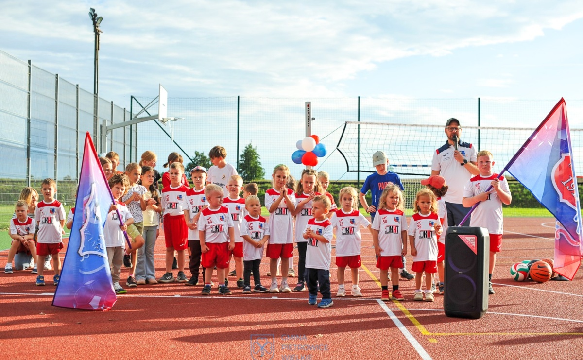 Nowe boisko wielofunkcyjne w Cyprzanowie oficjalnie otwarte - Serwis informacyjny z Raciborza - naszraciborz.pl