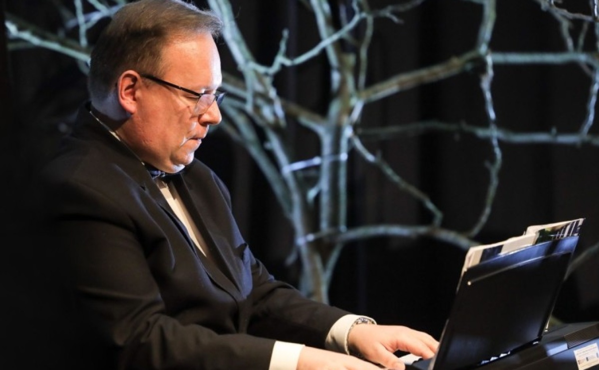 Nowość w ofercie ARA RCK: Nauka gry na pianinie pod okiem Arkadiusza Popławskiego - Serwis informacyjny z Raciborza - naszraciborz.pl