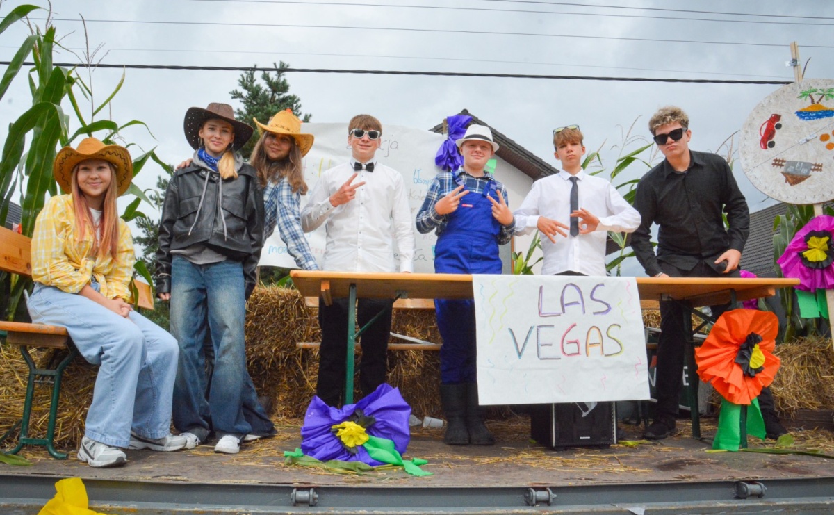Bieńkowice świętują plony. Dożynkowy korowód z tradycją i młodzieżą [FOTO i WIDEO] - Serwis informacyjny z Raciborza - naszraciborz.pl