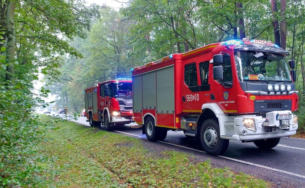 Strażacy w akcji: zasłabnięcia, dachowanie i plamy na drogach w Raciborzu i okolicach - Serwis informacyjny z Raciborza - naszraciborz.pl