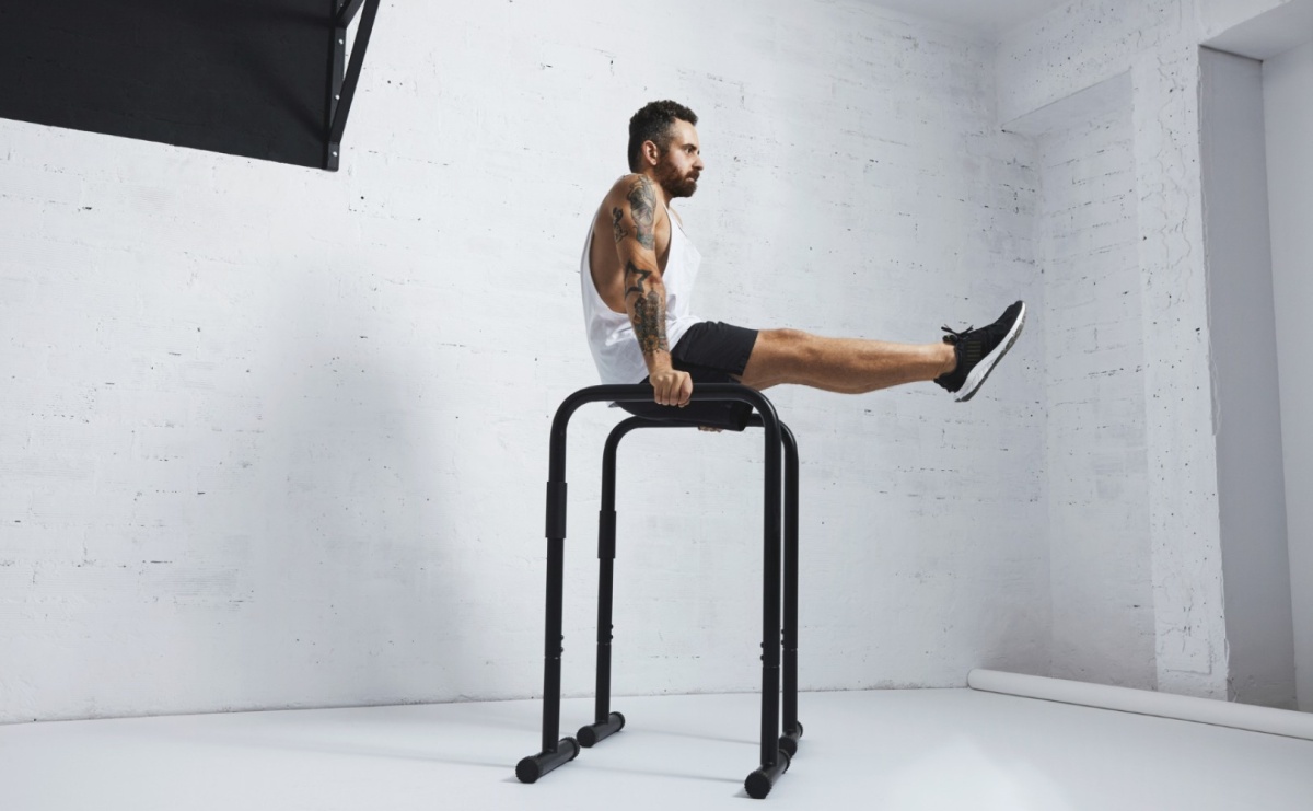 Poręcze do dipów – skuteczny trening tricepsów i klatki piersiowej - Serwis informacyjny z Raciborza - naszraciborz.pl