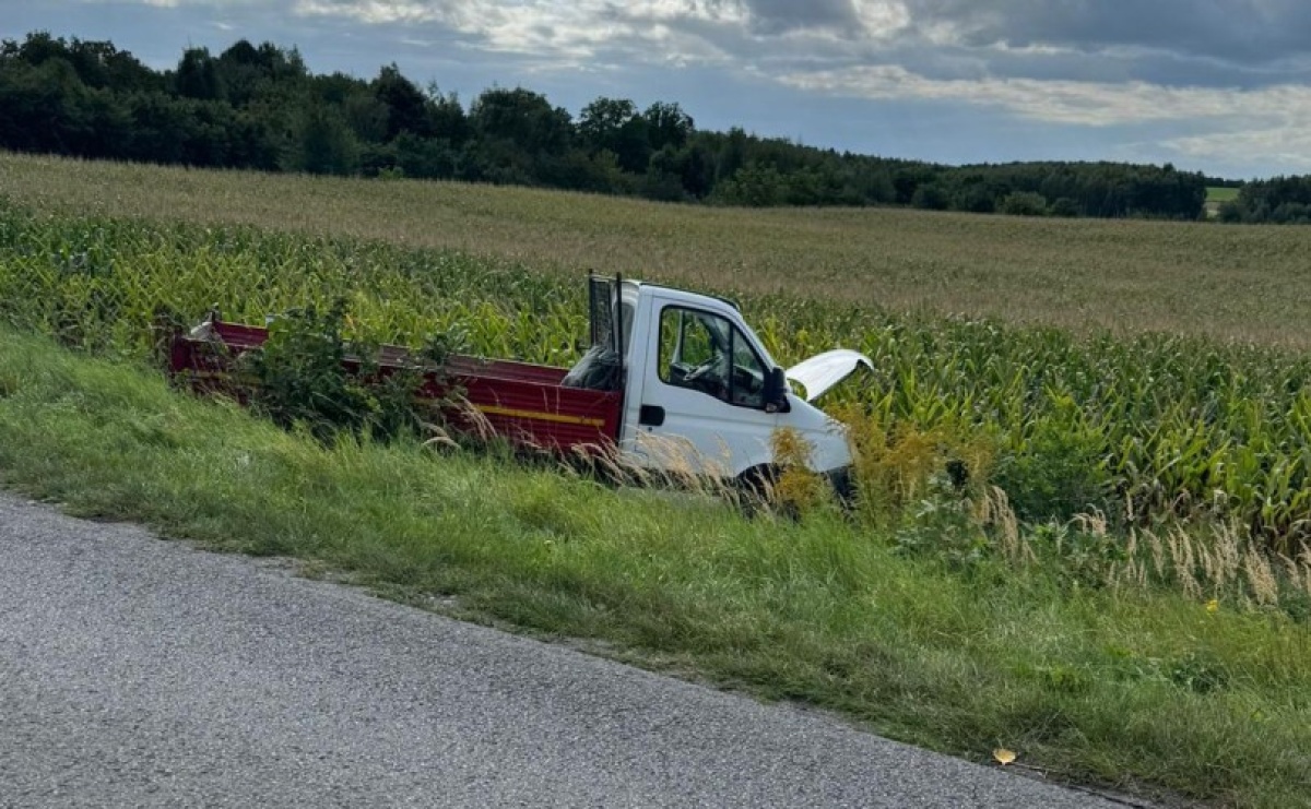 Kolizja w Rzuchowie na skrzyżowaniu Pszowskiej i Krzyżkowickiej - Serwis informacyjny z Raciborza - naszraciborz.pl