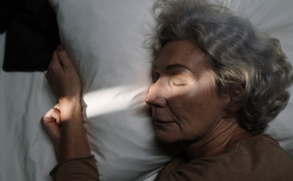 Jak pielęgnować osobę starszą leżącą? Wszystko, co musisz wiedzieć, jako opiekun - Serwis informacyjny z Raciborza - naszraciborz.pl