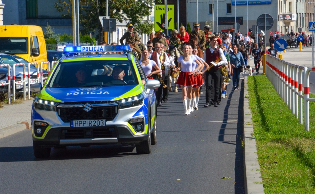 Hubertus na Ostrogu. Jeźdźcy, bryczki i pogoń za lisem w Raciborzu - Serwis informacyjny z Raciborza - naszraciborz.pl