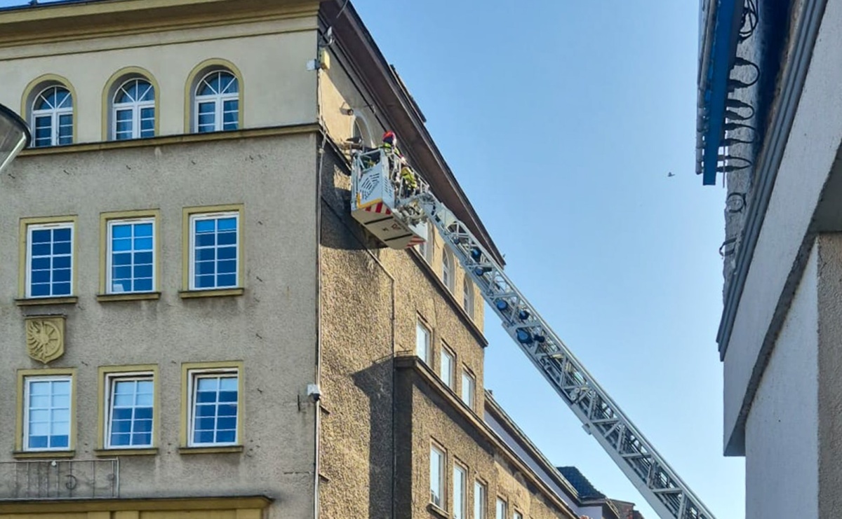 Interwencja strażaków przy Rynku. Motocykliści poszkodowani w dwóch zdarzeniach [RAPORT 998] - Serwis informacyjny z Raciborza - naszraciborz.pl