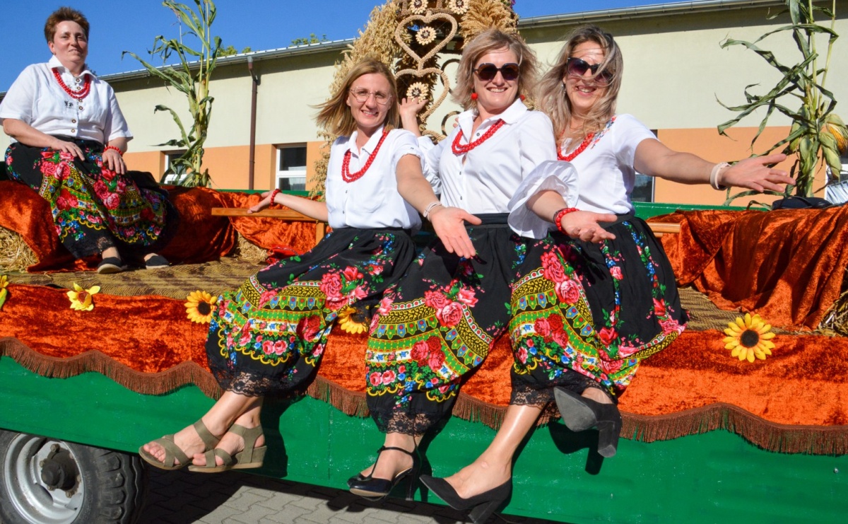 Słoneczne zakończenie dożynek w Pietrowicach Wielkich [FOTO i WIDEO] - Serwis informacyjny z Raciborza - naszraciborz.pl