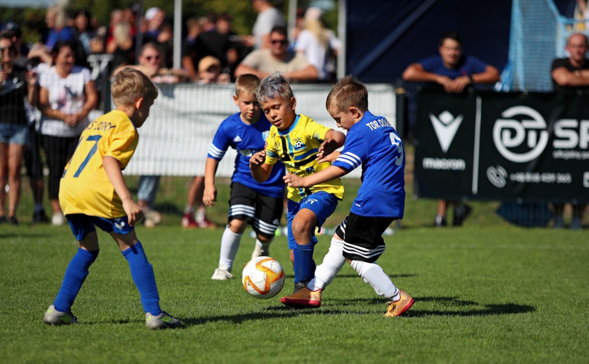 Macron Cup przy Srebrnej. Piłkarska rywalizacja rocznika 2018 [FOTO] - Serwis informacyjny z Raciborza - naszraciborz.pl