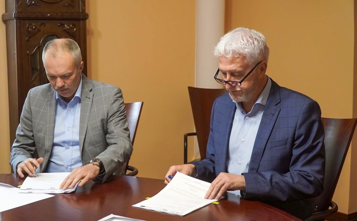 Prezydent podpisał umowę na termomodernizację Szkoły Podstawowej nr 18 - Serwis informacyjny z Raciborza - naszraciborz.pl