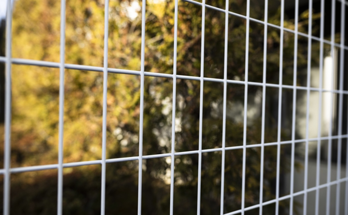 Jak ogrodzenie budowlane chroni Twoją inwestycję przed kosztami i kłopotami? - Serwis informacyjny z Raciborza - naszraciborz.pl