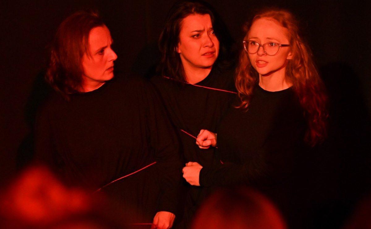 Kolektyw Artystyczny z Raciborza na deskach Strzechy [FOTO] - Serwis informacyjny z Raciborza - naszraciborz.pl