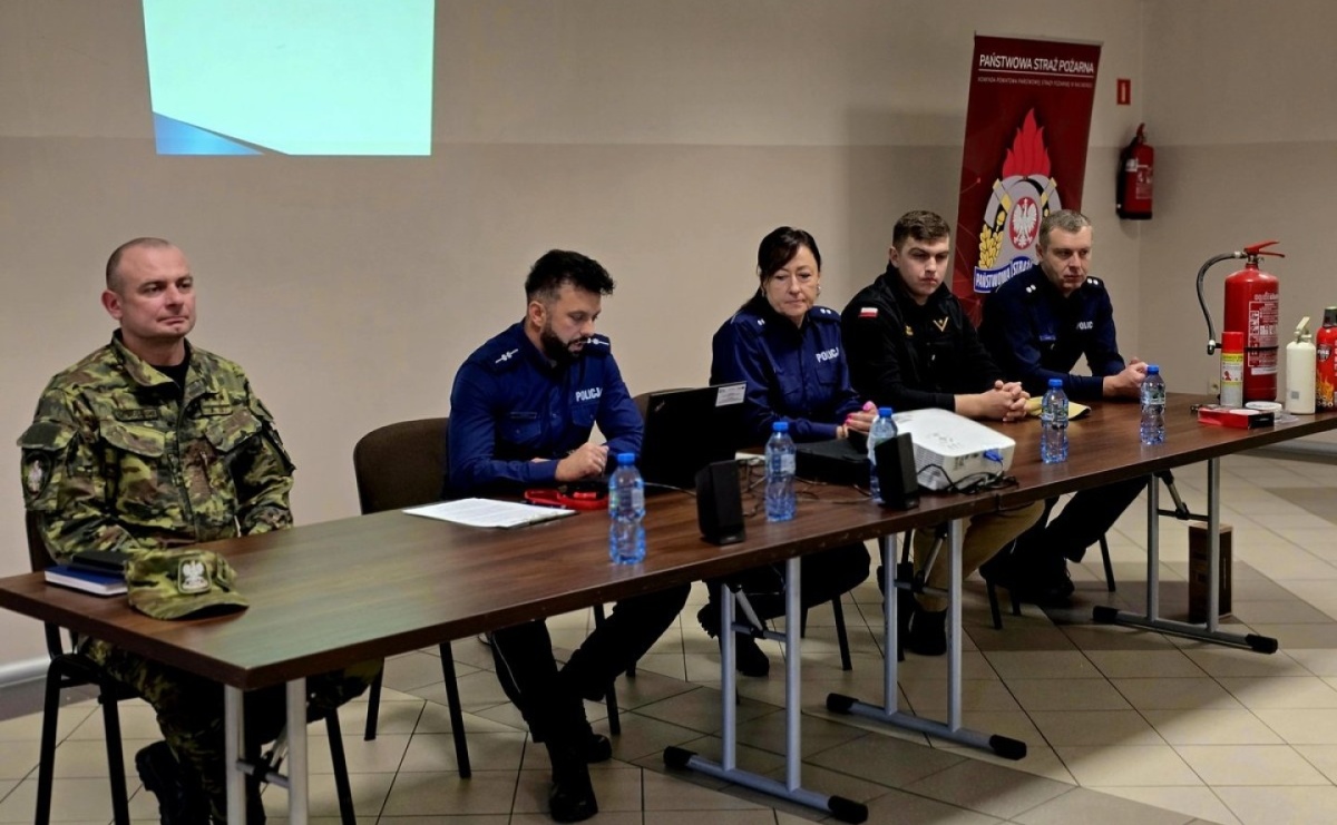 Debata społeczna o bezpieczeństwie w Pietrowicach Wielkich - Serwis informacyjny z Raciborza - naszraciborz.pl