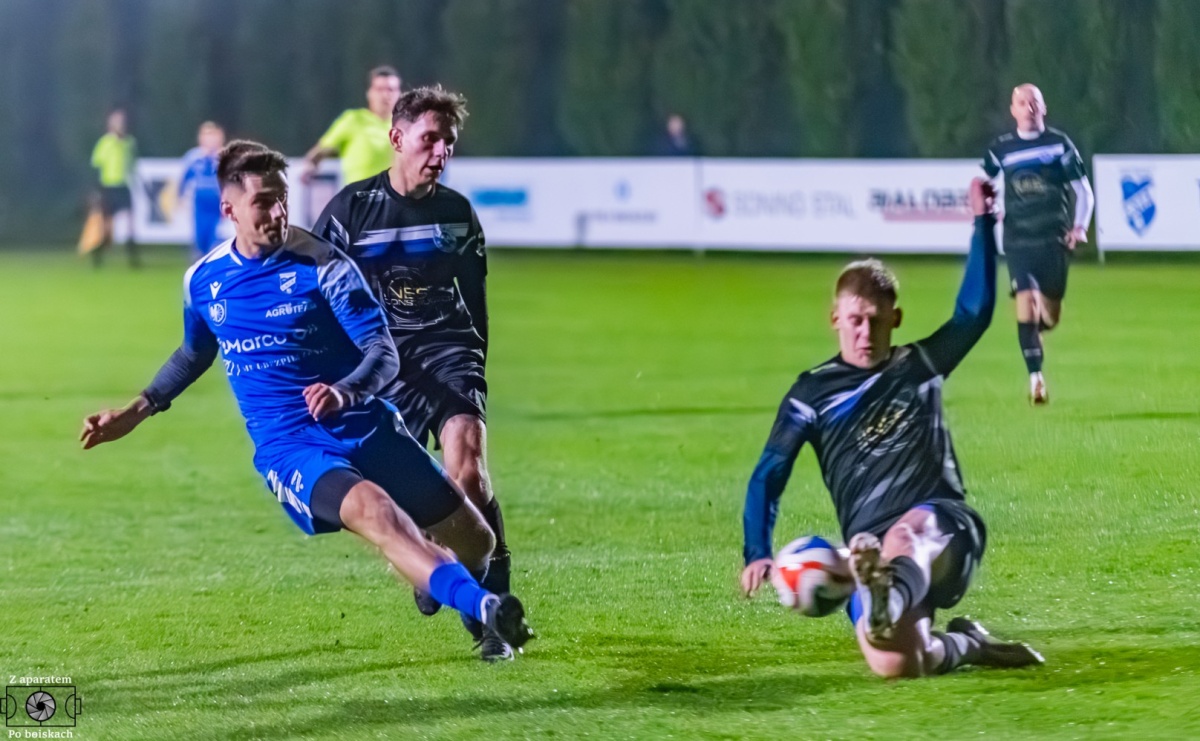 Unici Radlin pokonali i w tabeli awansowali [FOTO] - Serwis informacyjny z Raciborza - naszraciborz.pl