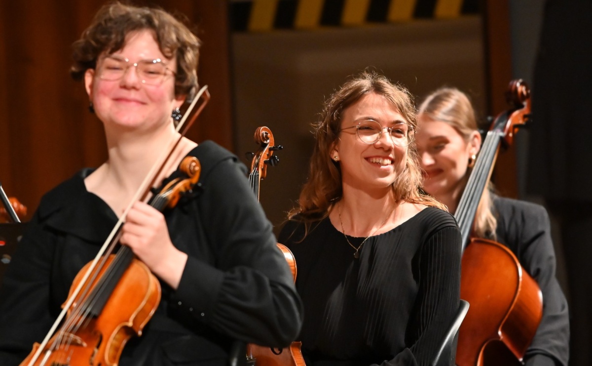 Muzyczna inauguracja sezonu w RCK: jubileuszowy koncert orkiestr Henryka Krótkiego zachwycił publiczność - Serwis informacyjny z Raciborza - naszraciborz.pl