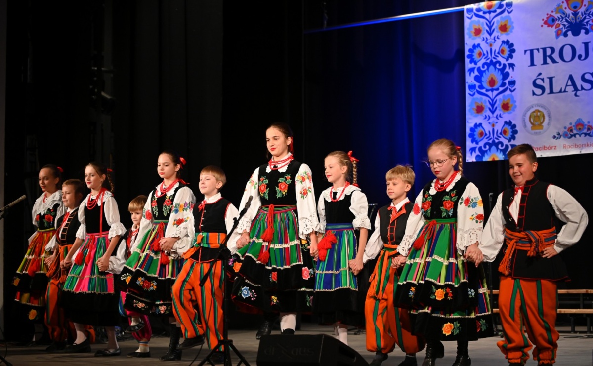 Trojok w Strzesze – śląska pieśń i taniec znów połączyły pokolenia - Serwis informacyjny z Raciborza - naszraciborz.pl