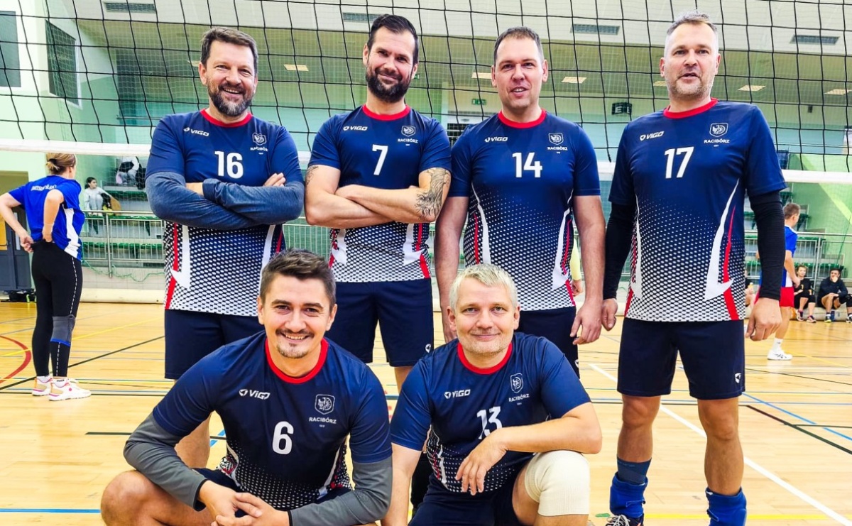 VI Turniej Siatkówki Samorządowców Subregionu Zachodniego. Racibórz najlepszy na własnym parkiecie - Serwis informacyjny z Raciborza - naszraciborz.pl