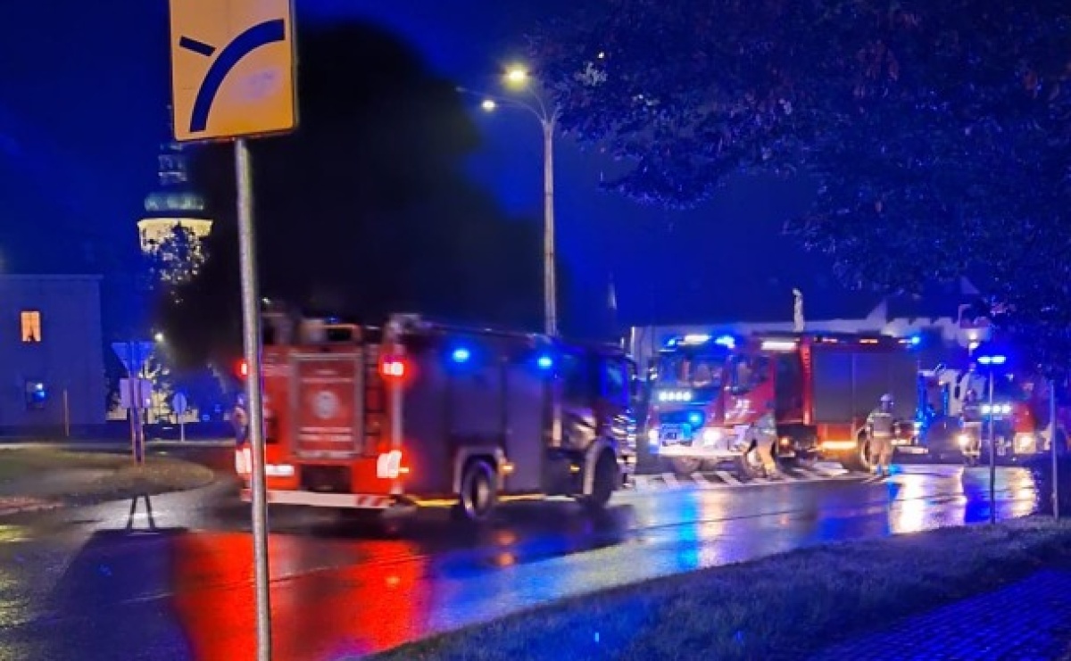 Trzy promile i słup przy drodze. Mieszkaniec powiatu raciborskiego odpowie przed sądem [FOTO] - Serwis informacyjny z Raciborza - naszraciborz.pl