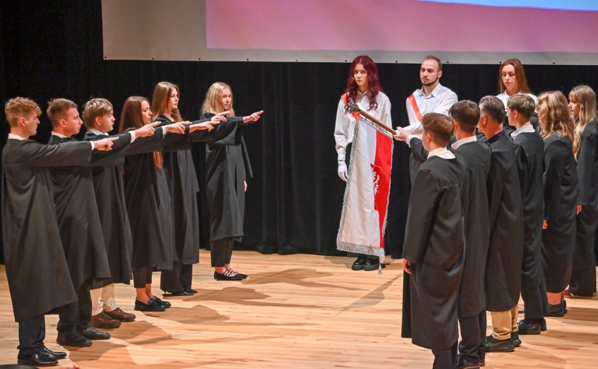 Edukacja – najpotężniejsza broń do zmiany świata. Gaudeamus igitur w raciborskiej Akademii Nauk Stosowanych - Serwis informacyjny z Raciborza - naszraciborz.pl