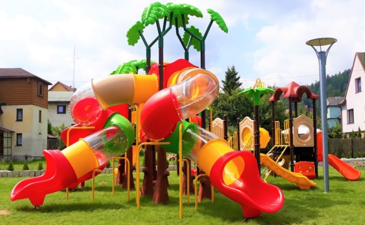 Place zabaw dla przedszkoli - Place zabaw producent Dr Spil - Serwis informacyjny z Raciborza - naszraciborz.pl