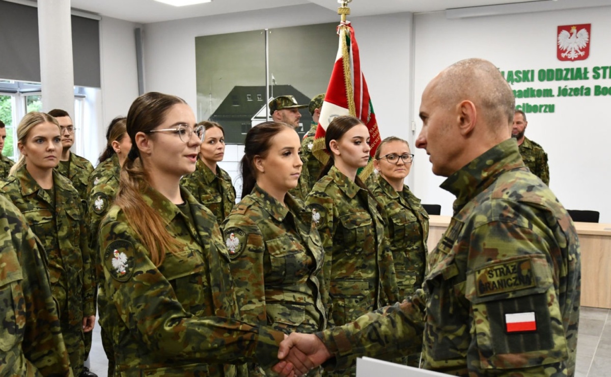 54 funkcjonariuszy Śląskiego Oddziału Straży Granicznej zostało mianowanych na stopień kaprala - Serwis informacyjny z Raciborza - naszraciborz.pl