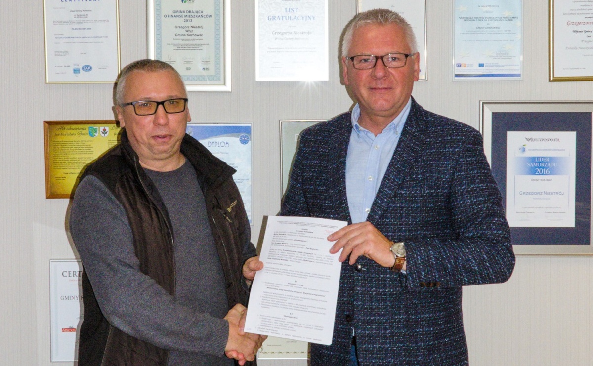 Podpisano umowę na modernizację ul. Wiejskiej w Pogrzebieniu - Serwis informacyjny z Raciborza - naszraciborz.pl