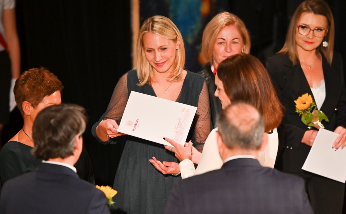 Miejskie obchody Dnia Edukacji Narodowej i jubileusz 125-lecia SP 5 w Raciborzu - Serwis informacyjny z Raciborza - naszraciborz.pl