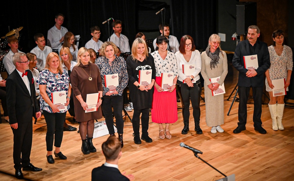 80 lat CKZiU nr 1 Budowlanka-Gastronomik. AI ożywiło stare zdjęcia [WIDEO] - Serwis informacyjny z Raciborza - naszraciborz.pl