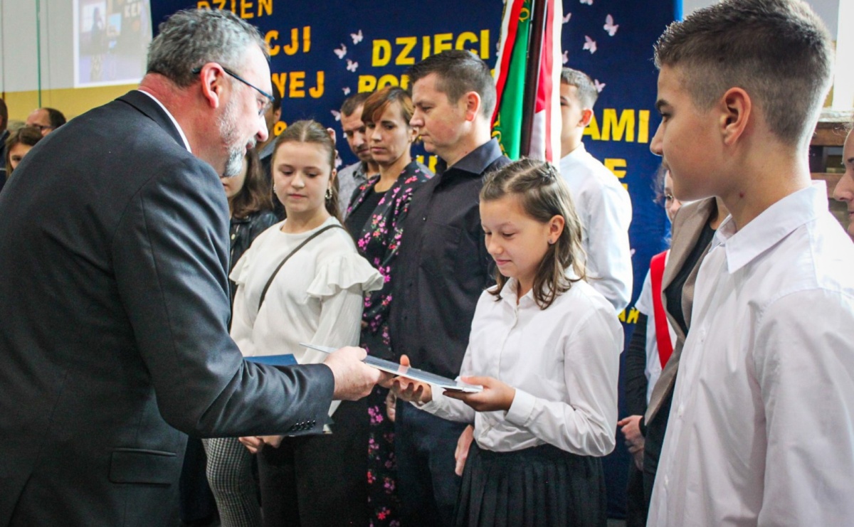 Wdzięczność, wyróżnienia i radość z osiągnięć. Dzień Edukacji Narodowej w Gminie Nędza - Serwis informacyjny z Raciborza - naszraciborz.pl
