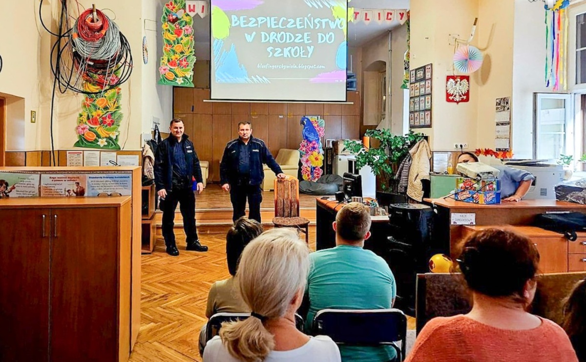 Raciborscy dzielnicowi edukowali najmłodszych o bezpieczeństwie - Serwis informacyjny z Raciborza - naszraciborz.pl