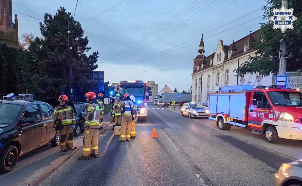 Trzy pojazdy zderzyły się na Gliwickiej. Poranny korek przed Raciborzem - Serwis informacyjny z Raciborza - naszraciborz.pl