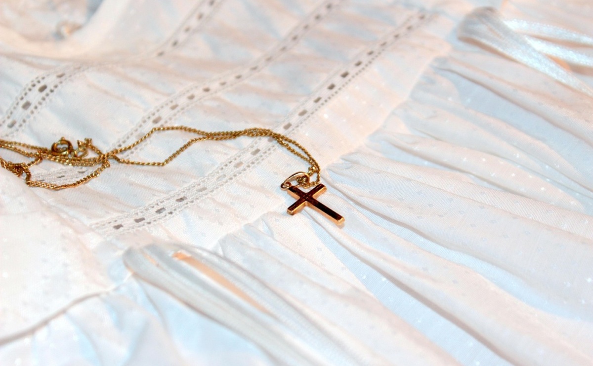 Jak wybrać nowy łańcuszek z krzyżykiem? - Serwis informacyjny z Raciborza - naszraciborz.pl