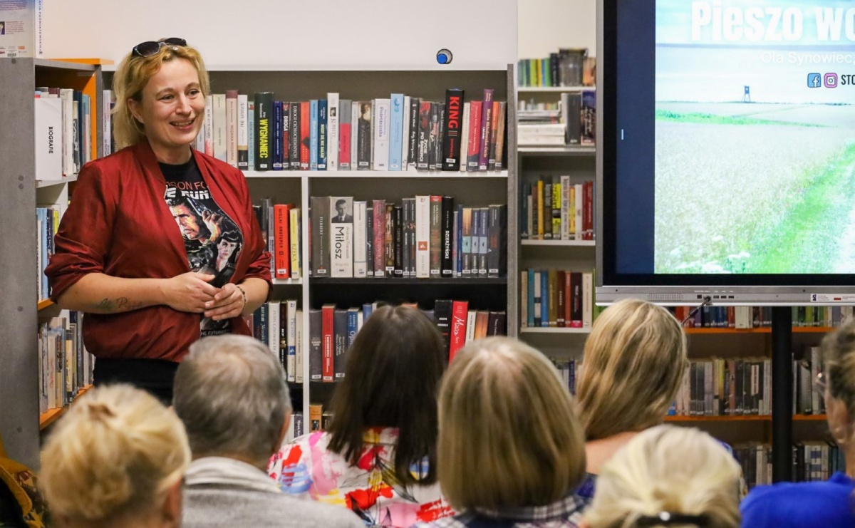 Pieszo wzdłuż granic kraju – Ola Synowiec na NOCY BIBLIOTEK - Serwis informacyjny z Raciborza - naszraciborz.pl