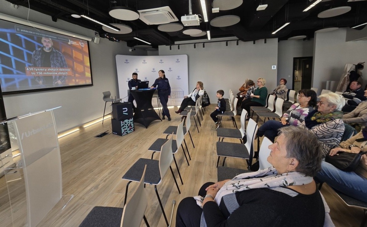 Bezpieczeństwo w centrum uwagi. Profilaktyczne spotkanie z seniorami w Urban Lab - Serwis informacyjny z Raciborza - naszraciborz.pl