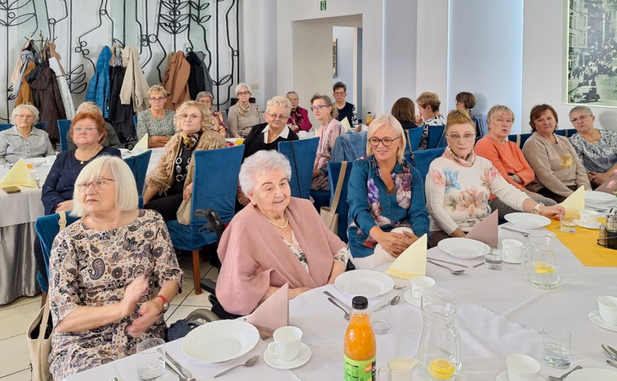 ZNP. Nauczyciele seniorzy spotkali się w Raciborskiej - Serwis informacyjny z Raciborza - naszraciborz.pl
