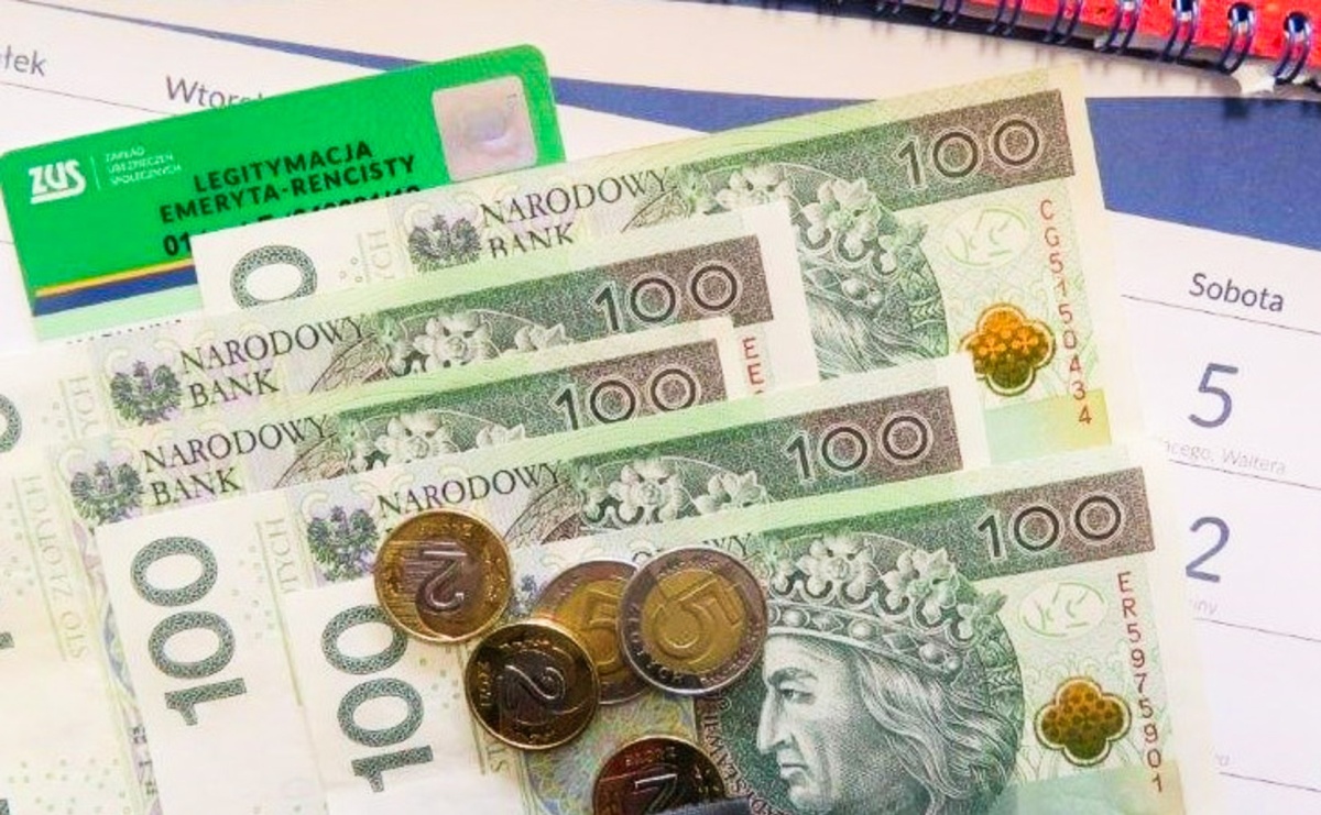 Wcześniejsze wypłaty z ZUS dla emerytów i rencistów  - Serwis informacyjny z Raciborza - naszraciborz.pl