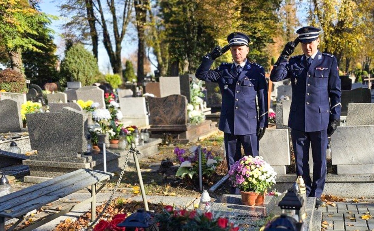 Policjanci z Raciborza uczcili pamięć poległych funkcjonariuszy - Serwis informacyjny z Raciborza - naszraciborz.pl