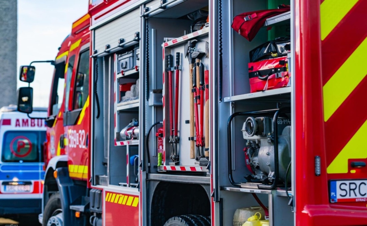 Zalana piwnica, uwięziony lis i uderzenie w barierki. Raport z działań straży pożarnej w powiecie raciborskim (30.10–1.11.2025) - Serwis informacyjny z Raciborza - naszraciborz.pl