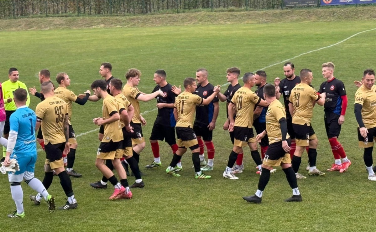 Wielkie derby dla LKS BraxTon Raszczyce. Szalę zwycięstwa przechylił strzał życia - Serwis informacyjny z Raciborza - naszraciborz.pl