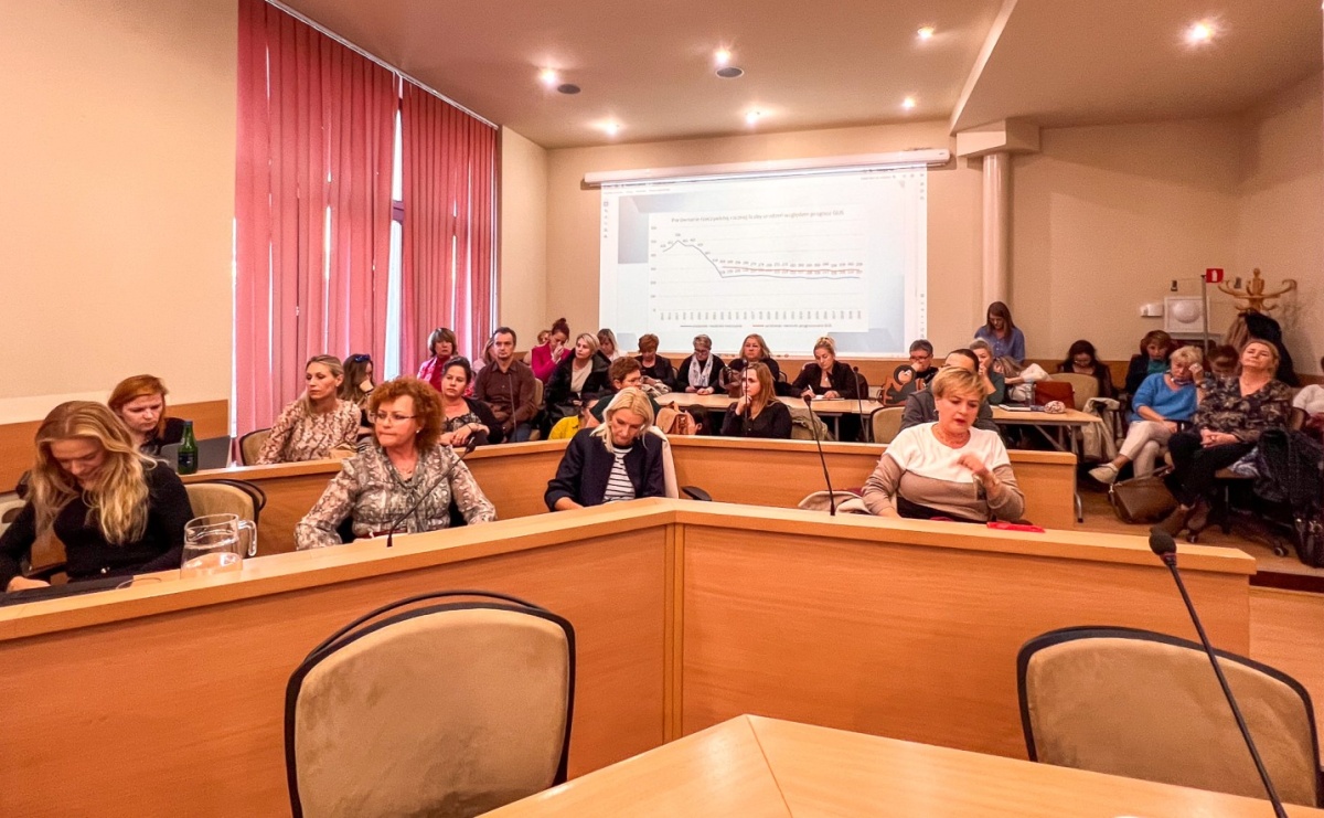 Jesteśmy pod ścianą! Radni debatują o przyszłości raciborskiej oświaty. SP 13 do likwidacji - Serwis informacyjny z Raciborza - naszraciborz.pl