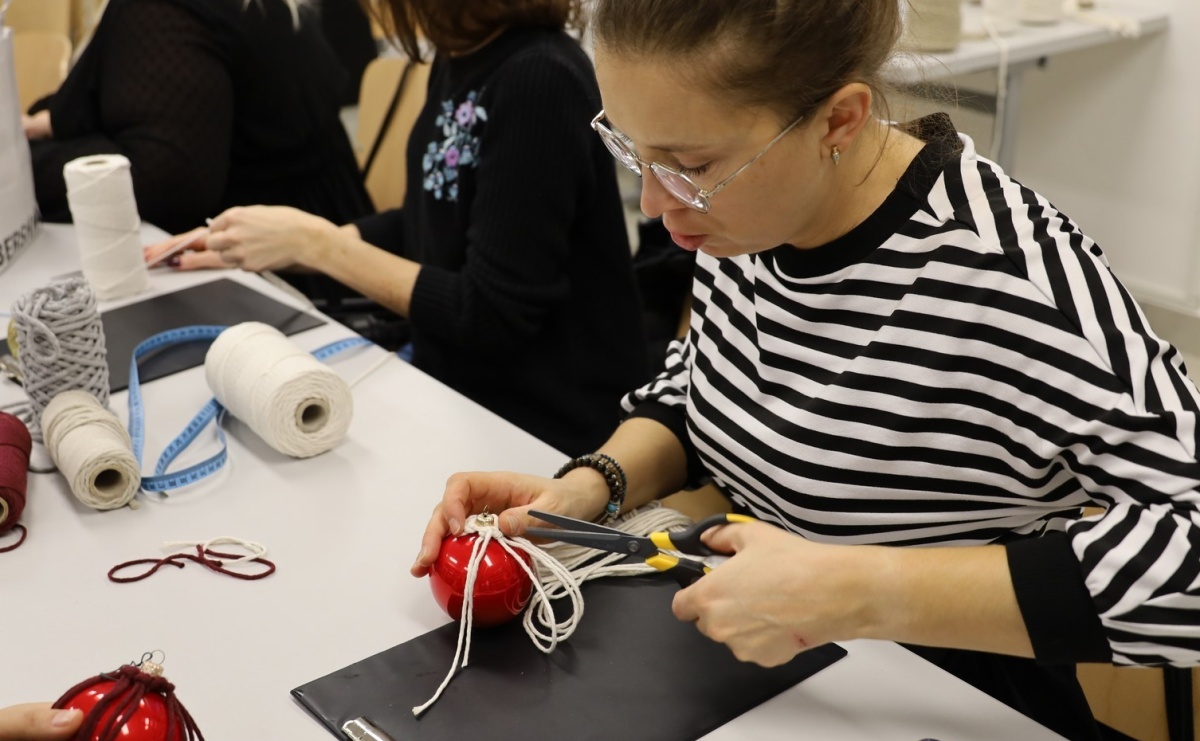 Eko-warsztaty makramy w bibliotece - Serwis informacyjny z Raciborza - naszraciborz.pl