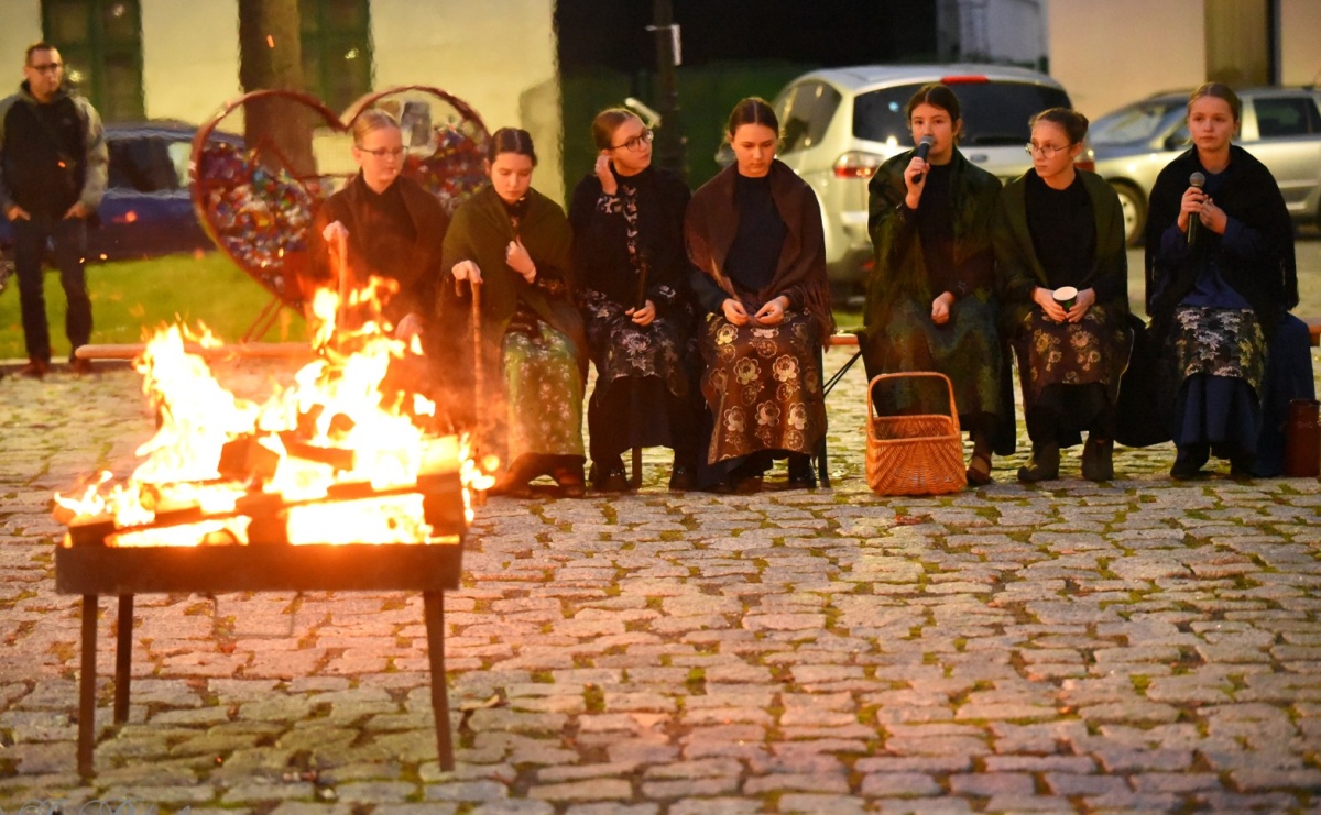 Rogale i muzyka. Święty Marcin ponownie zawitał do Krzanowic - Serwis informacyjny z Raciborza - naszraciborz.pl